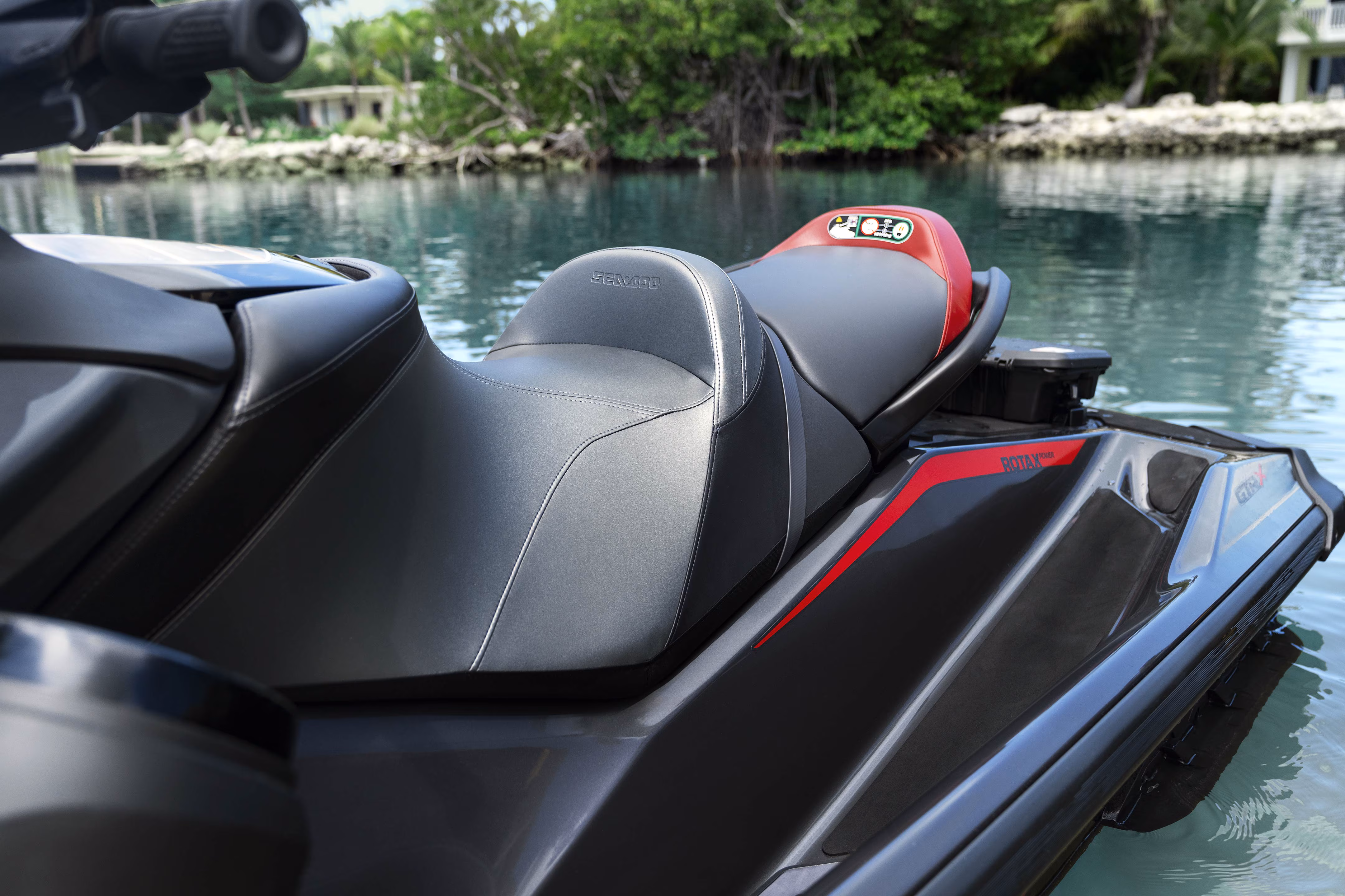 Sea-Doo GTR-X 300 Ergolock İki Parçalı Yarış Koltuğu ve Yüzme Platformu